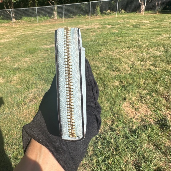 Kate Spade Long Zip Wallet Light Robin’s Egg Blue Leather Gold Hardware Preloved - Picture 3 of 13